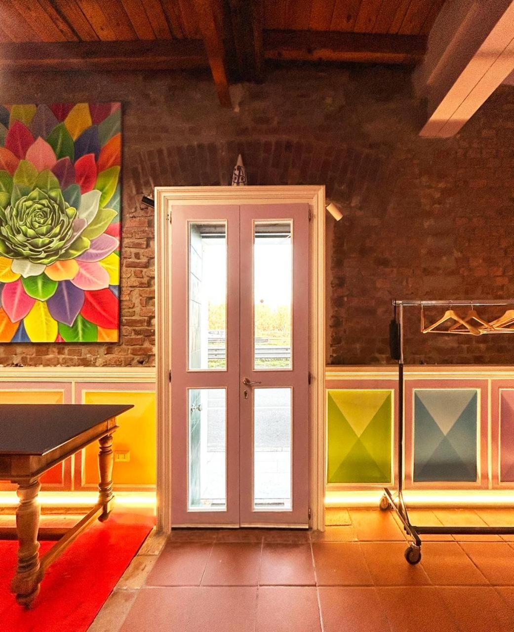 With Terrace And Loft With Garden In Naviglio Pavese Gasthof Mailand